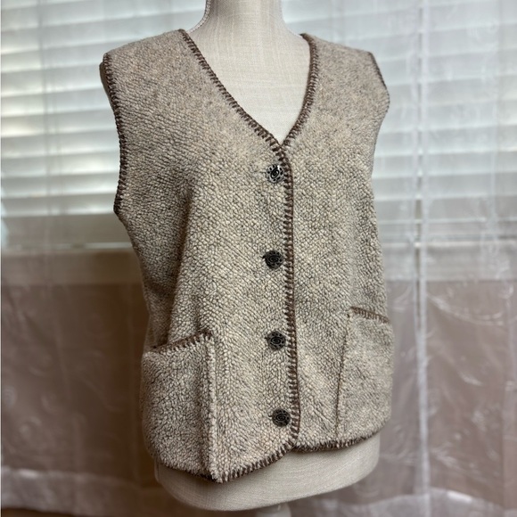 Handmade Sherpa Vest by Common Threads, approximately size 10 - Picture 6 of 12